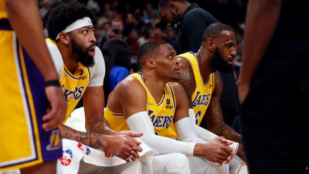 菲利普斯和许多英超球队联系在一起，包括利物浦和纽卡，而talkSPORT的消息表示，曼联考虑在冬窗租借引进菲利普斯，他已经不在瓜迪奥拉的计划之中。
